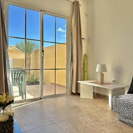 شقة Caleta Pool & Terrace